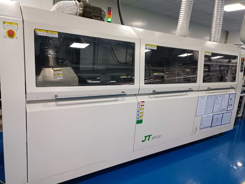 Berita perusahaan terbaru tentang Perbedaan antara pengelasan reflow dan pengelasan gelombang dalam perakitan PCB